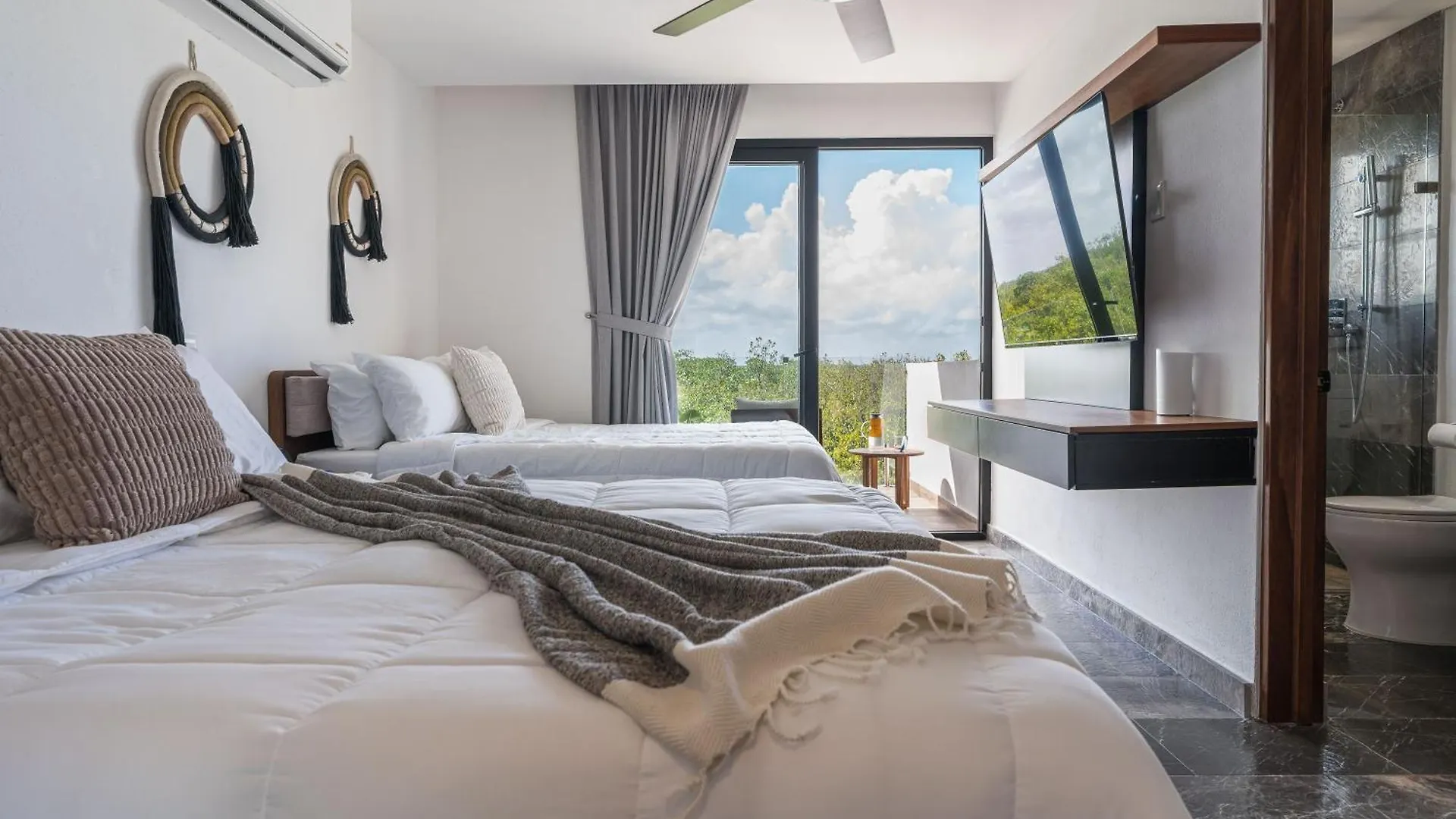 Beachfront Luxury Villa With Pool With Private Cooker & Staff Puerto Morelos