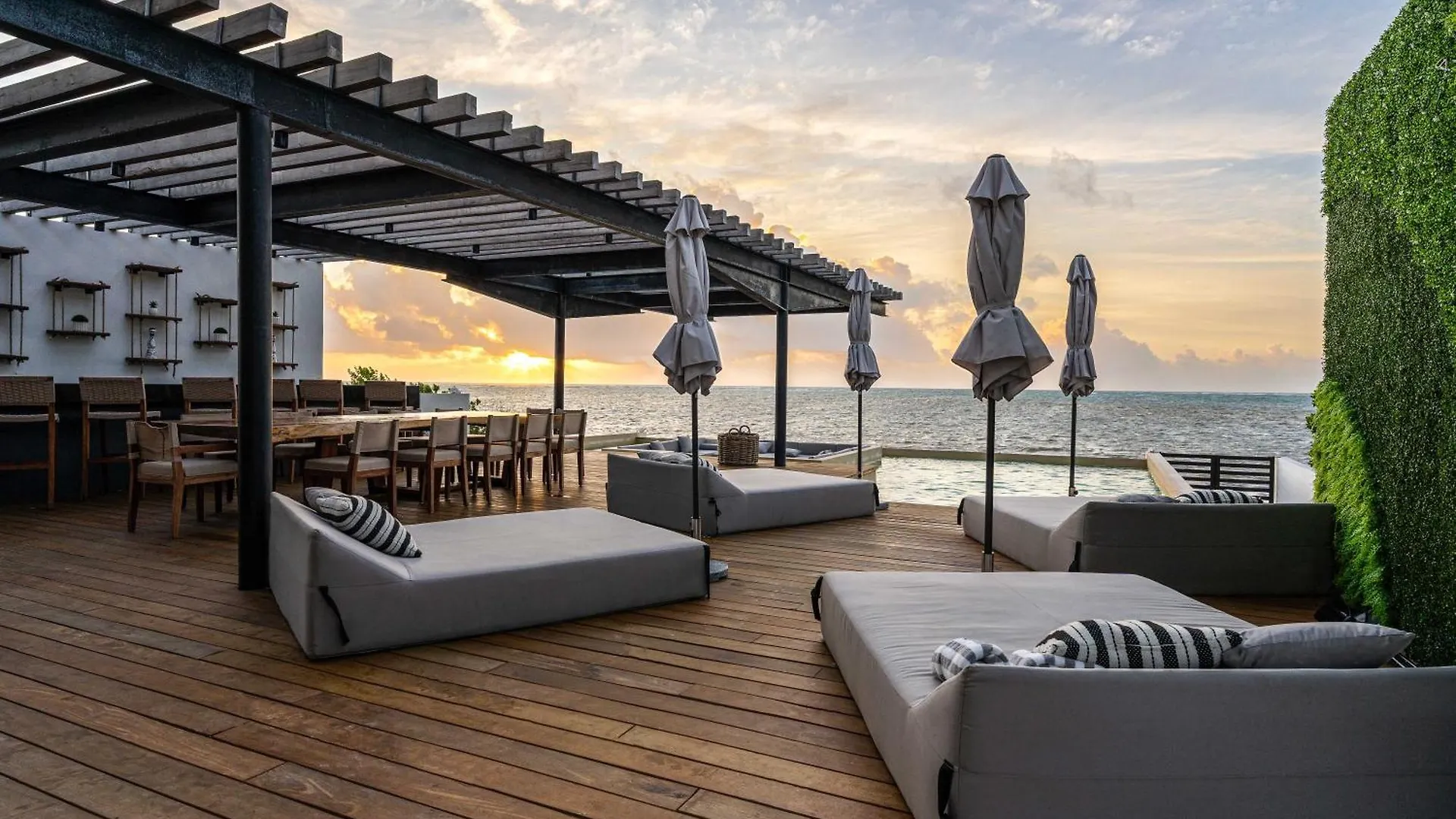Beachfront Luxury Villa With Pool With Private Cooker & Staff Puerto Morelos