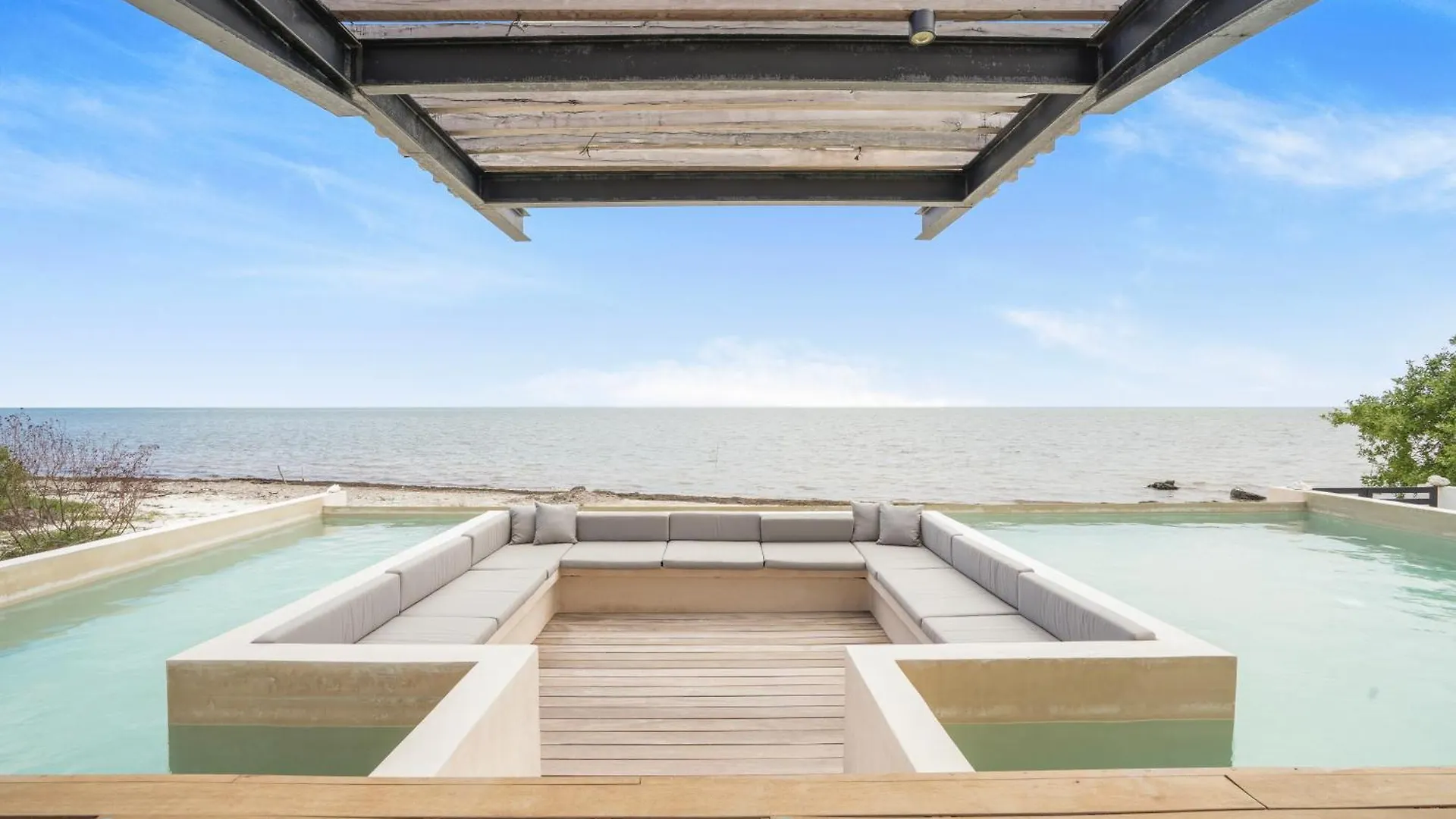 Beachfront Luxury Villa With Pool With Private Cooker & Staff Puerto Morelos