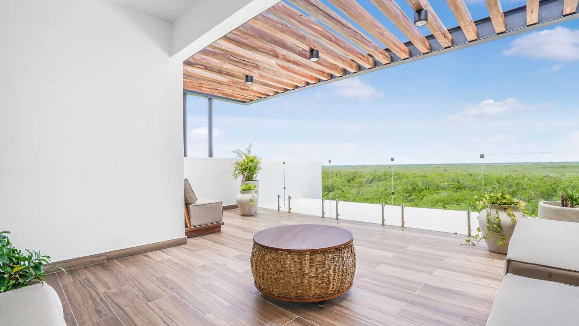 Beachfront Luxury Villa With Pool With Private Cooker & Staff Puerto Morelos