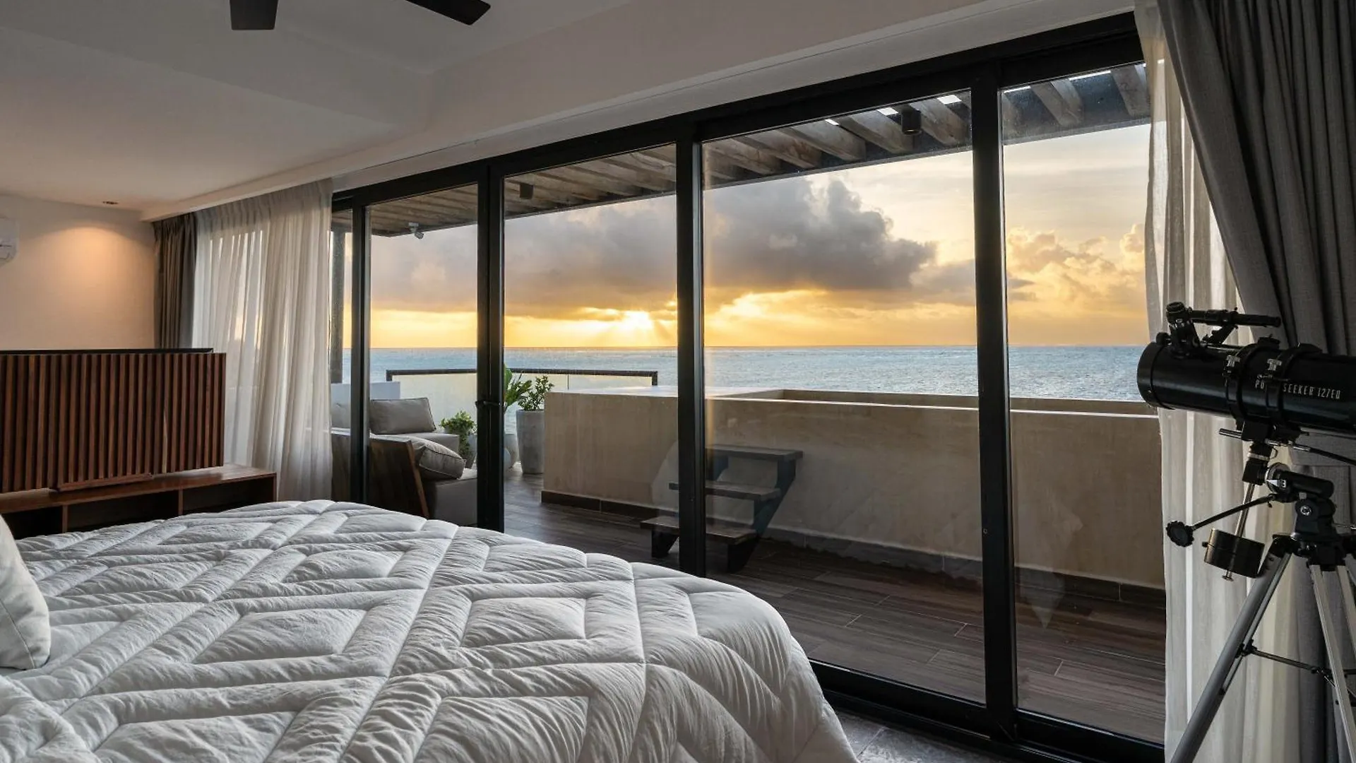 Beachfront Luxury Villa With Pool With Private Cooker & Staff Puerto Morelos