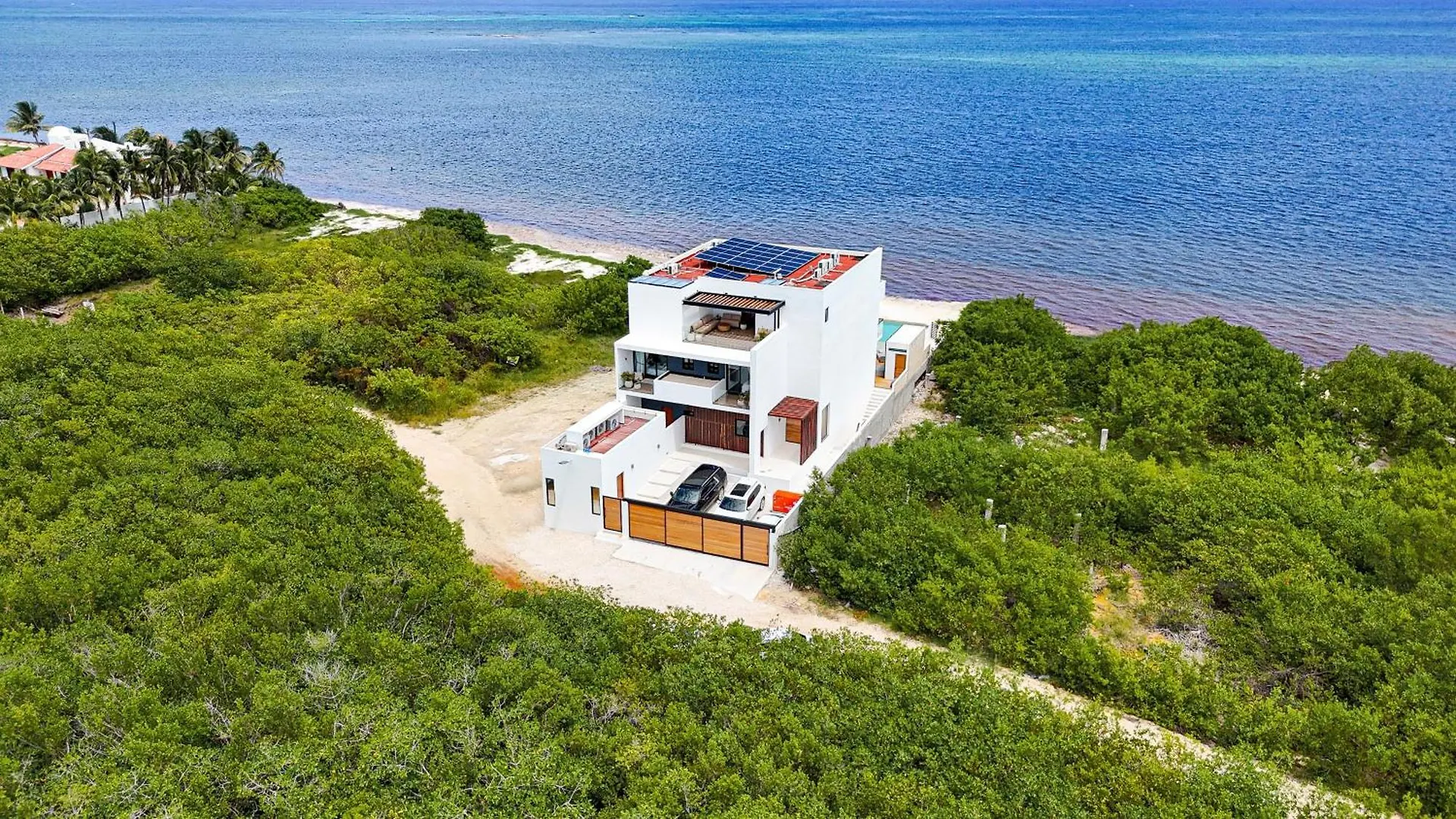 Beachfront Luxury Villa With Pool With Private Cooker & Staff Puerto Morelos