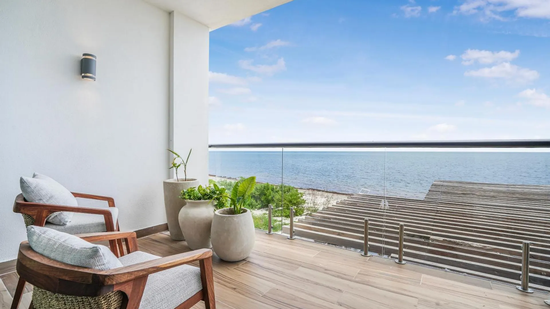 Beachfront Luxury Villa With Pool With Private Cooker & Staff Puerto Morelos